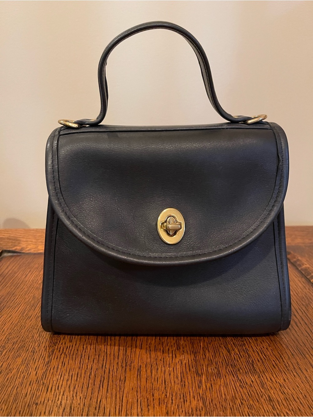 Vintage Coach Regina Black Leather handbag